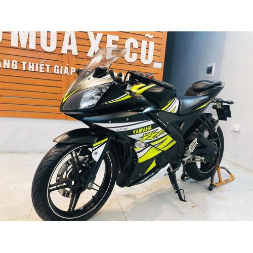 Yamaha R15 v2 giá 4x triệu Yamaha R15 v2 giá 4x triệu